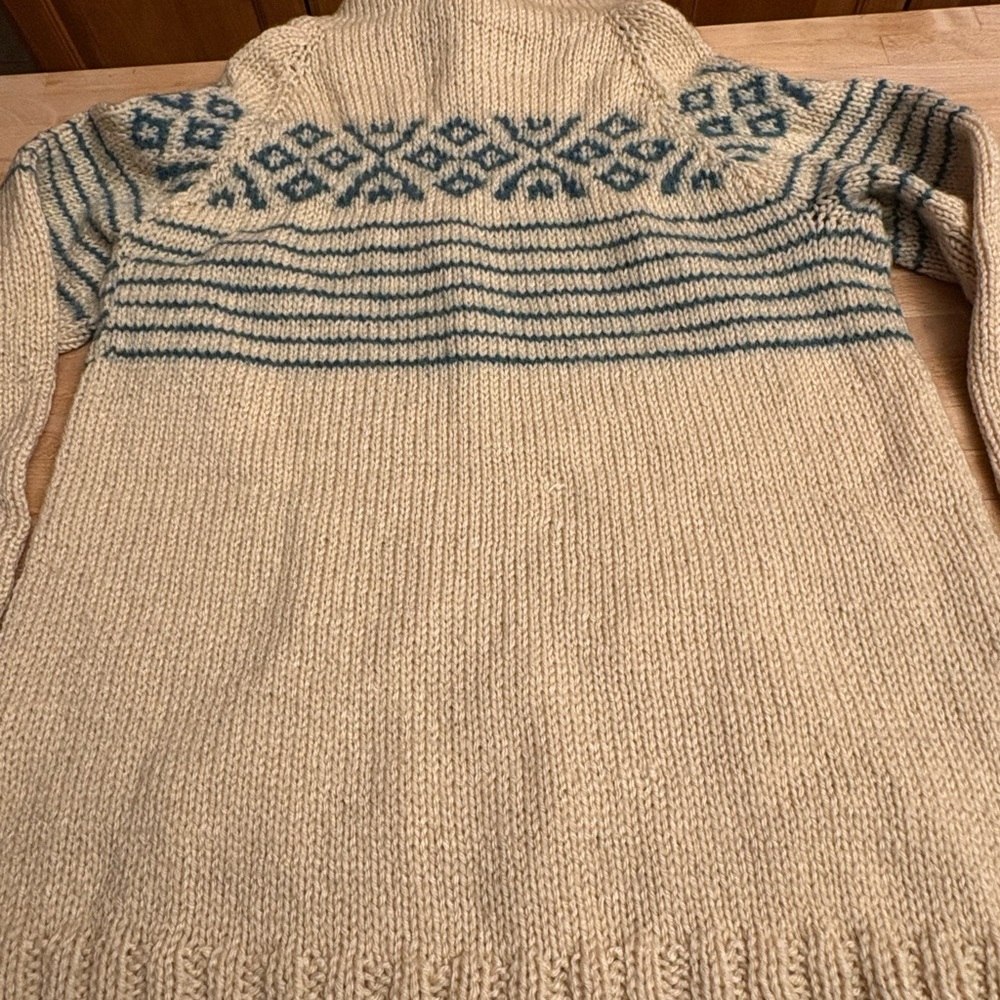Hand Crafted Wool Cream and Blue Turtleneck Sweater - Picture 3 of 9